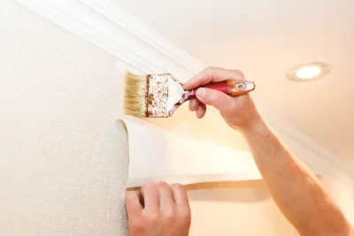 Pose de papier peint à Praslay — revêtements muraux et toiles de verre